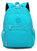 Mochilas Escolares!" Com uma variedade de cores e padrões, nossas mochilas escolares permitem que os alunos expressem sua individualidade com confiança.