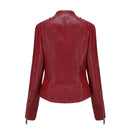 Jaqueta de couro punk com rebites, Rebelde Chic: Estilo que Marca Presença