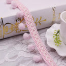 "Fita de Renda com Pompons – Toque Sofisticado para Seus Projetos!"