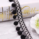 "Fita de Renda com Pompons – Toque Sofisticado para Seus Projetos!"