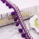 "Fita de Renda com Pompons – Toque Sofisticado para Seus Projetos!"