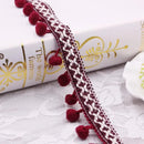 "Fita de Renda com Pompons – Toque Sofisticado para Seus Projetos!"