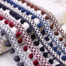 "Fita de Renda com Pompons – Toque Sofisticado para Seus Projetos!"